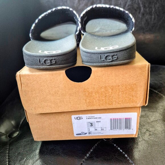 UGG Kids/Youth Size 3 K Beach Slides Sandals, Boys/Girls, GUC - Picture 3 of 3